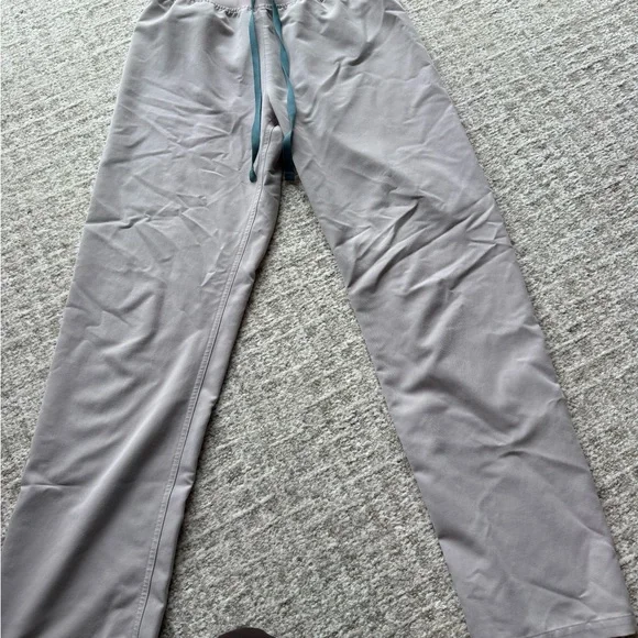 FIGS scrubs - Picture 1 of 9